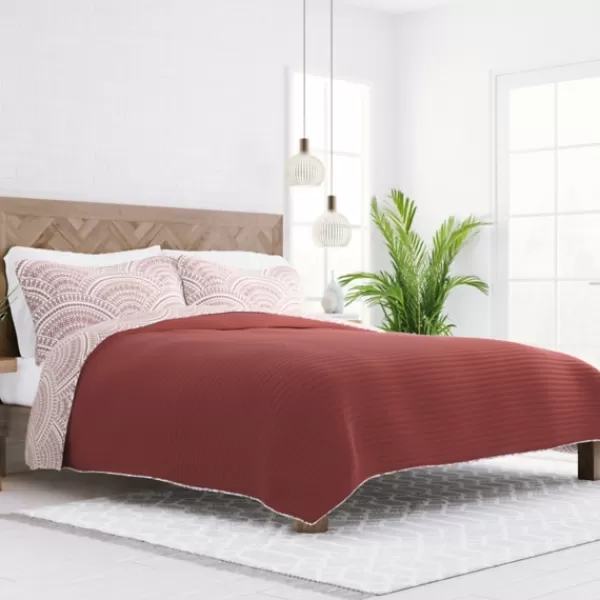 Quilts-Kirkland's Home Terra Scalloped Reversible 3-Pc. King Quilt Set Red/White